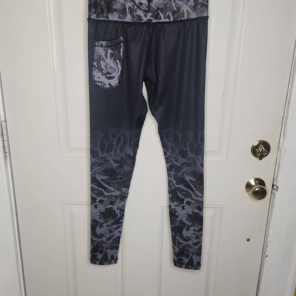 Swampbuck gray camo leggings women's size s